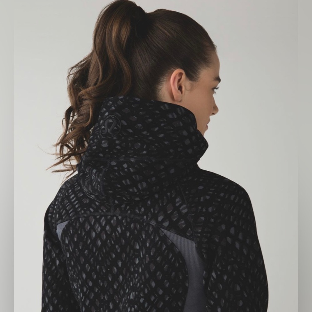 Lululemon Scuba Hoodie III - Picture 10 of 12